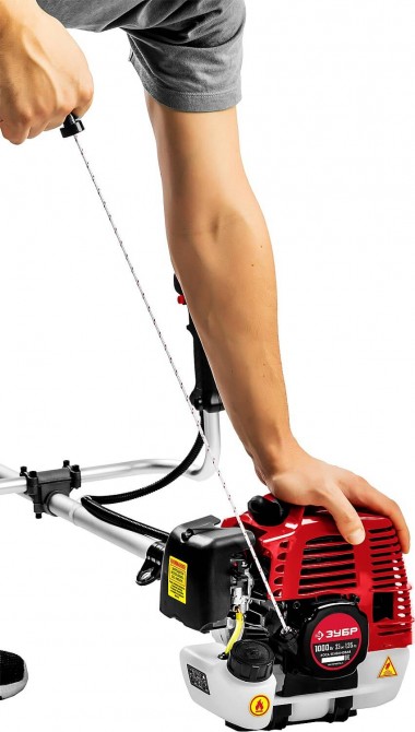Триммер бензиновый (бензокоса), ЗУБР КРБ-1000, 33 см3(1,35л.с./1кВт), 9000об/мин, катушка/нож, шир. скашивания 47/25,5см, велос.рукоятка — Официальный партнер ЗУБР в России